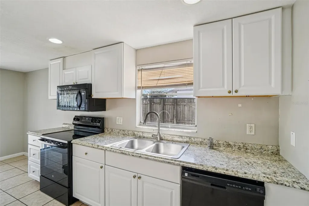 6807 White Cliffs Way Tampa FL 33625