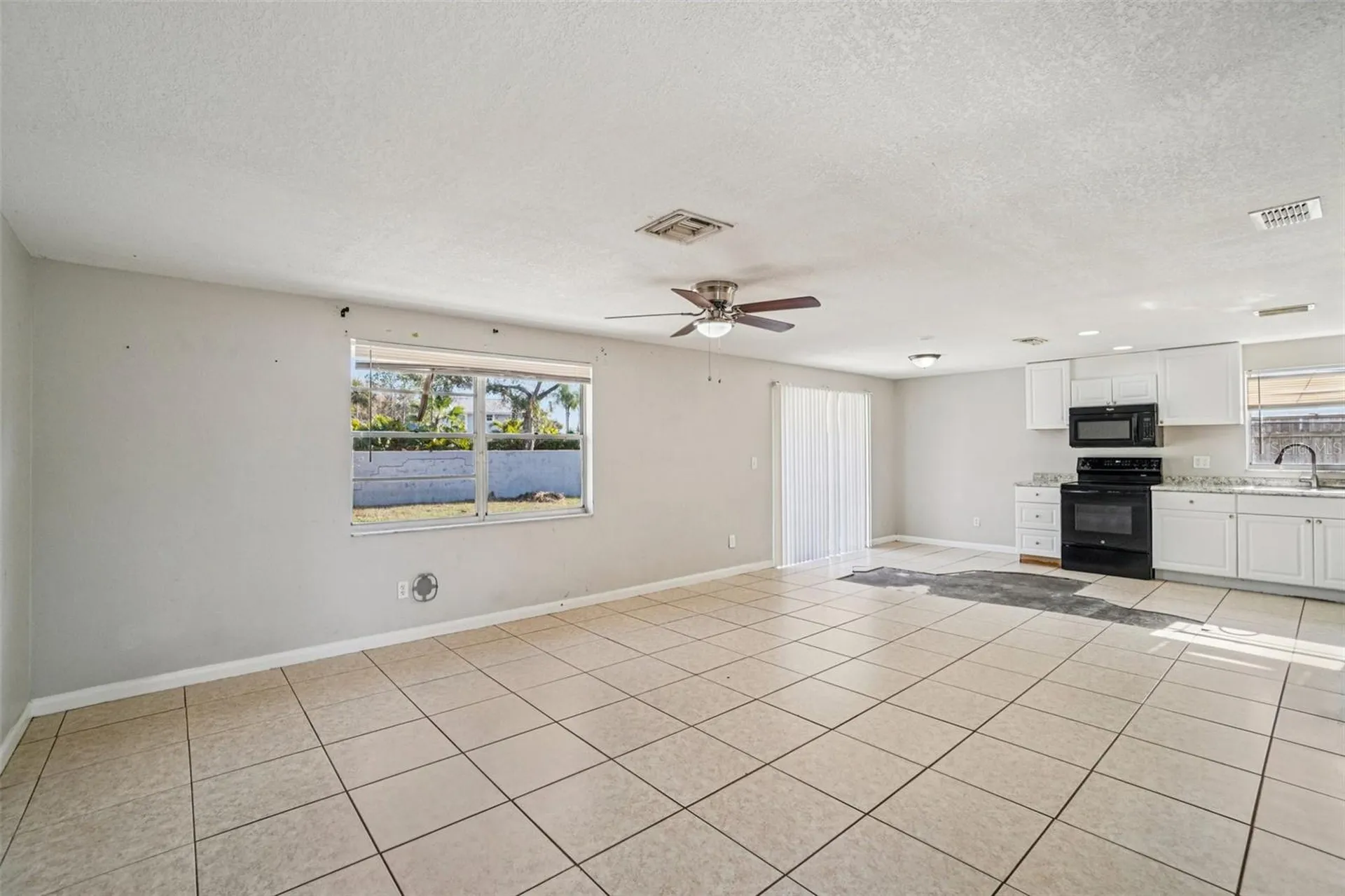 6807 White Cliffs Way Tampa FL 33625