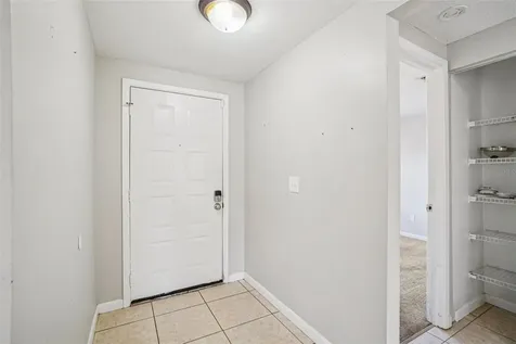 6807 White Cliffs Way Tampa FL 33625
