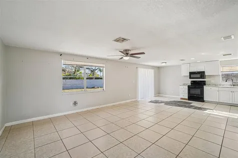 6807 White Cliffs Way Tampa FL 33625