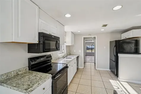 6807 White Cliffs Way Tampa FL 33625