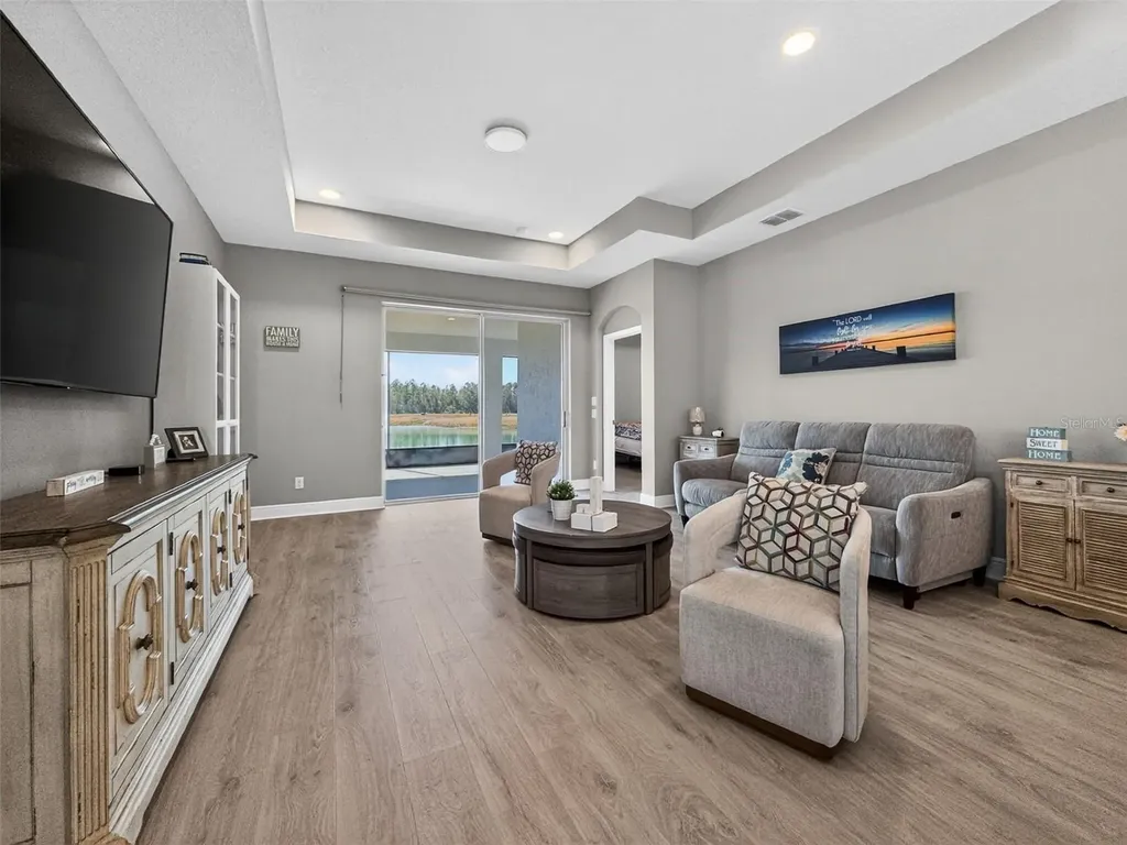 1673 Suttonset Trail Zephyrhills FL 33541