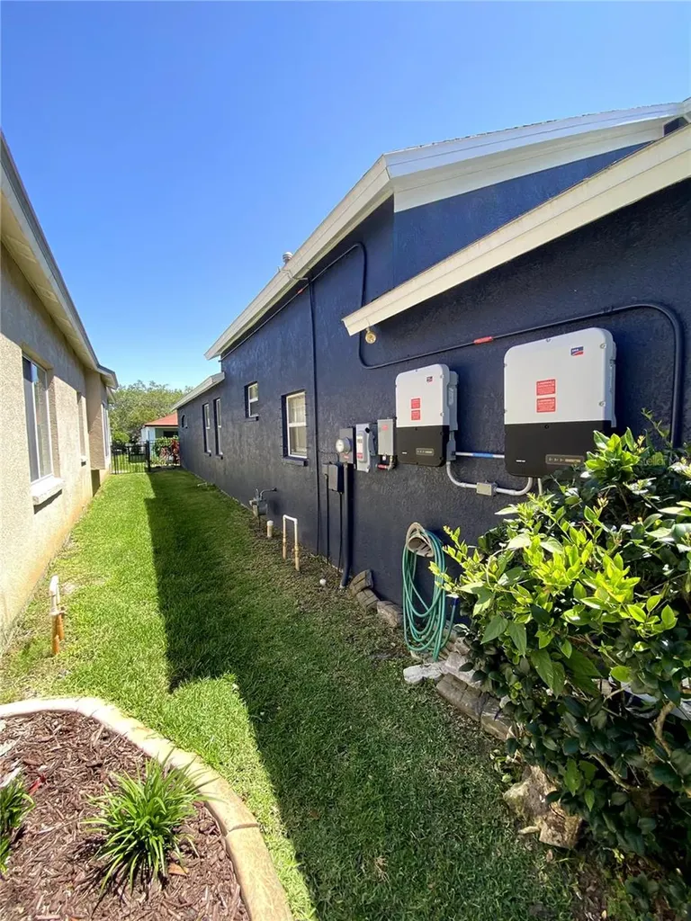 6020 Martinglade Place Lithia FL 33547