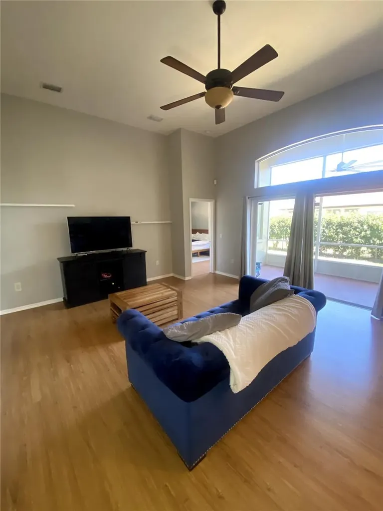 6020 Martinglade Place Lithia FL 33547