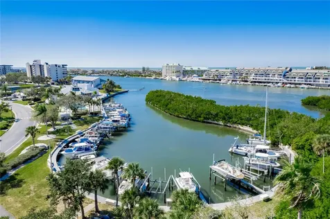 11300 Harbor Way Largo FL 33774