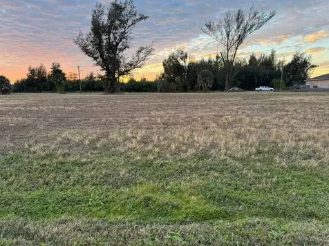 410 SW 15th Place Cape Coral FL 33991