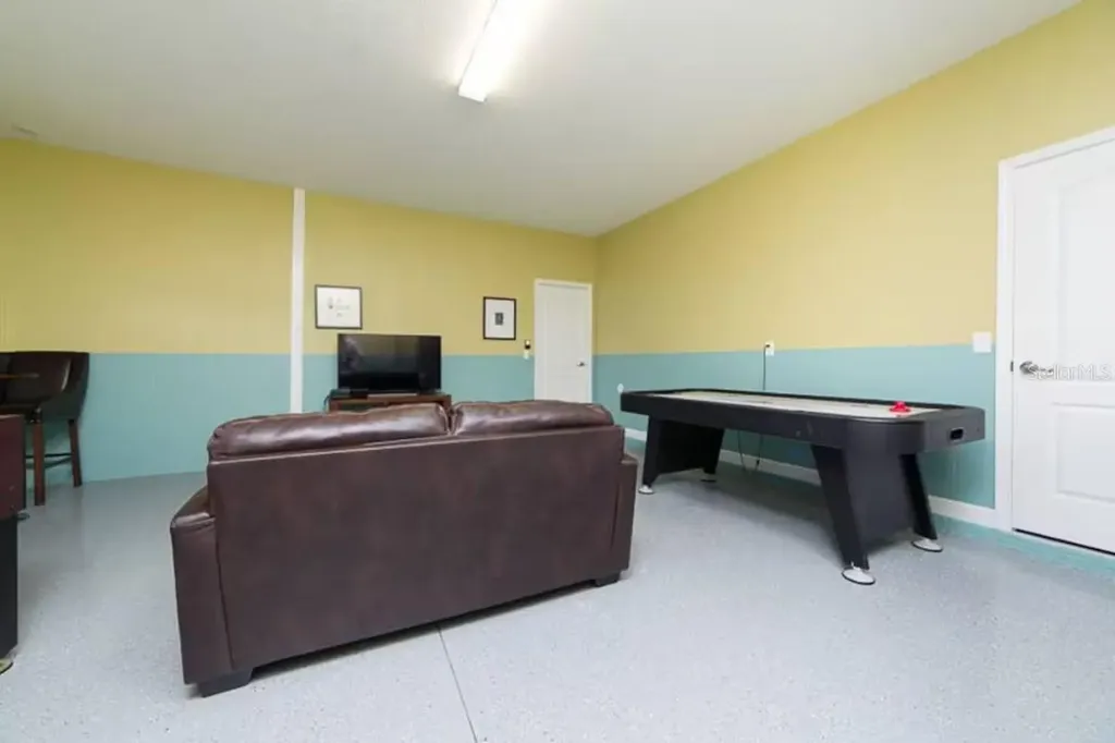 9043 Shadow Mountain Street Davenport FL 33896