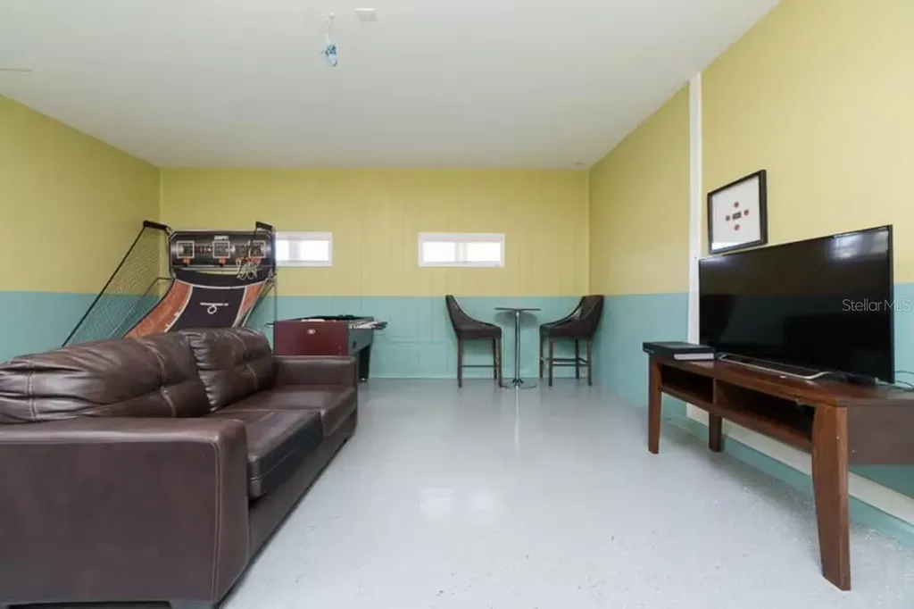 9043 Shadow Mountain Street Davenport FL 33896