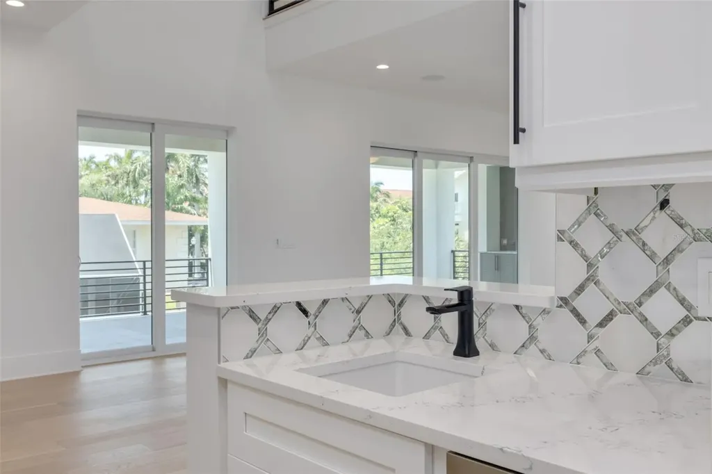 6012 Kipps Colony Drive E Gulfport FL 33707