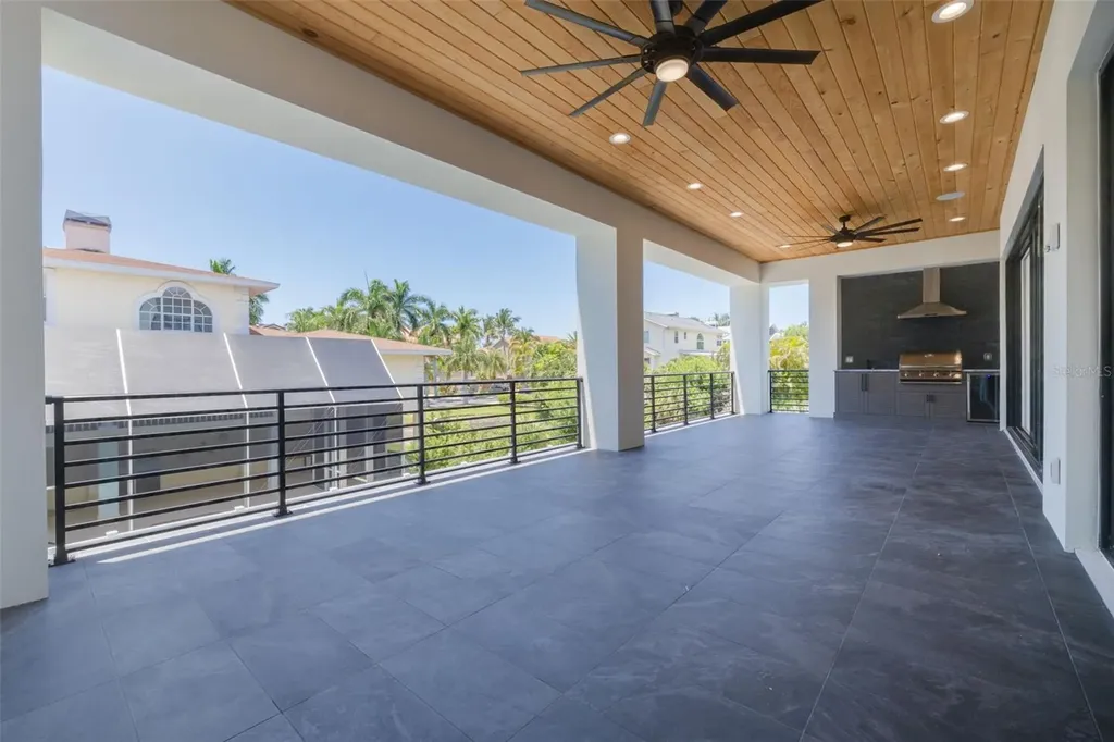 6012 Kipps Colony Drive E Gulfport FL 33707