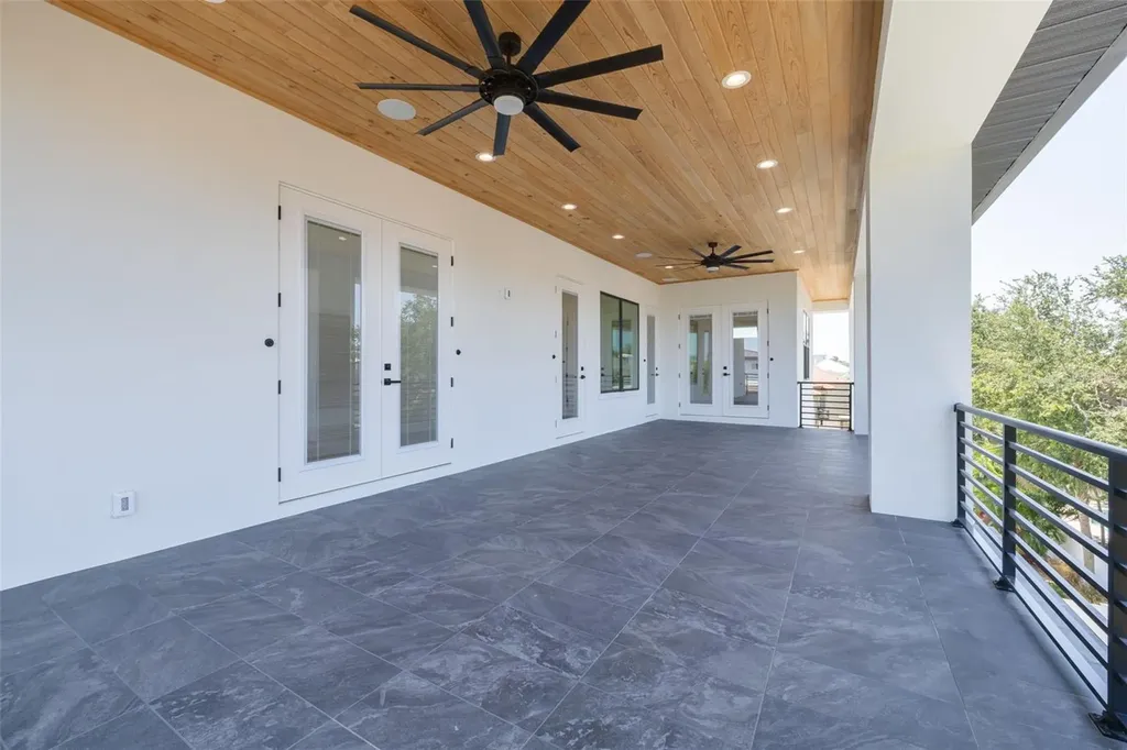 6012 Kipps Colony Drive E Gulfport FL 33707