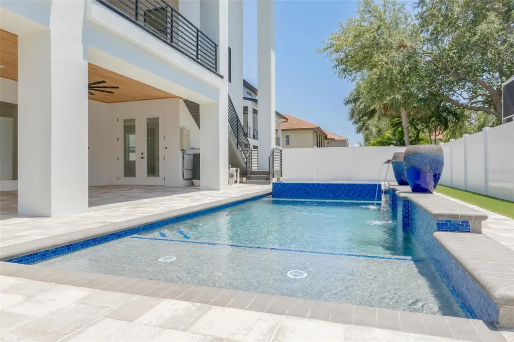 6012 Kipps Colony Drive E Gulfport FL 33707