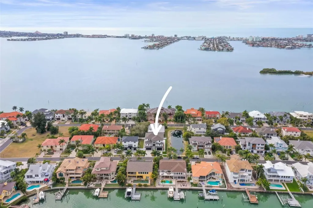 6012 Kipps Colony Drive E Gulfport FL 33707