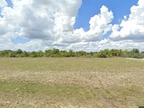 1723 NE 17th Terrace Cape Coral FL 33909