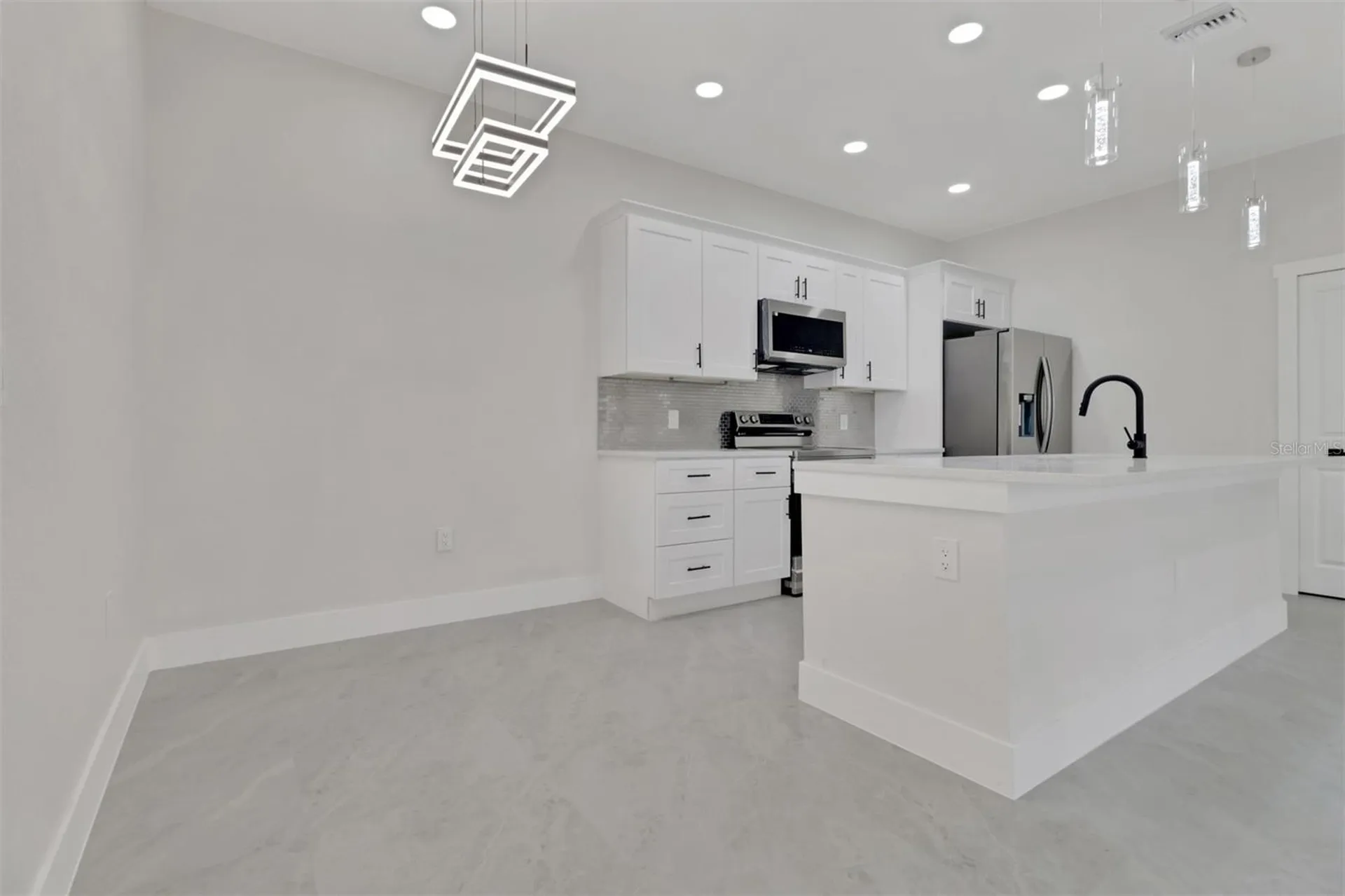 4503 15th Street SW Lehigh Acres FL 33973