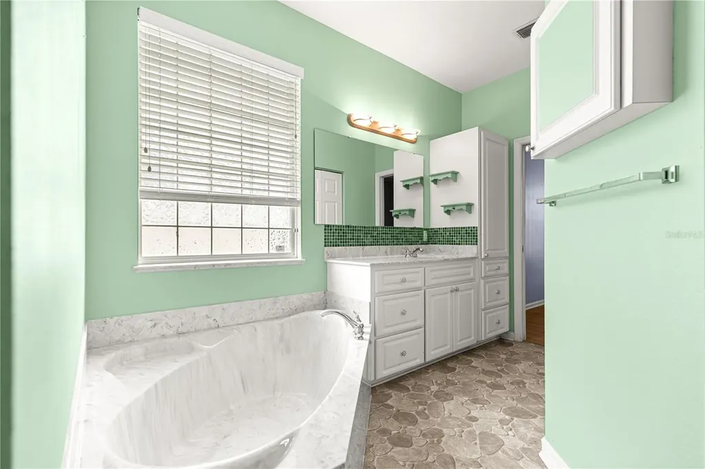 2352 NW 58th Terrace Ocala FL 34482