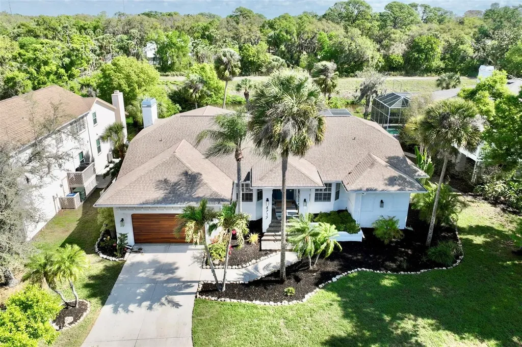 4717 E Trails Drive Sarasota FL 34232