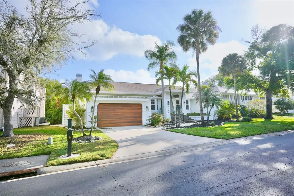 4717 E Trails Drive Sarasota FL 34232