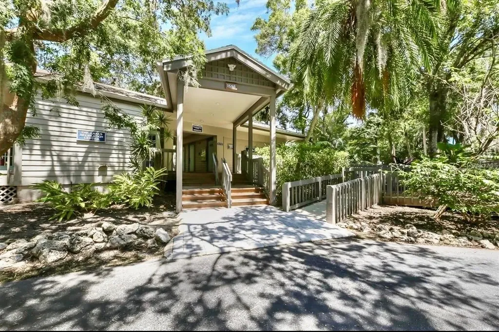 4717 E Trails Drive Sarasota FL 34232