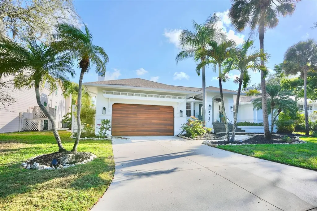 4717 E Trails Drive Sarasota FL 34232