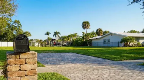 3904 Dana Shores Drive Tampa FL 33634