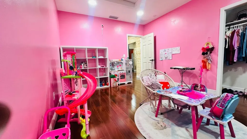 6804 Barry Road Tampa FL 33634
