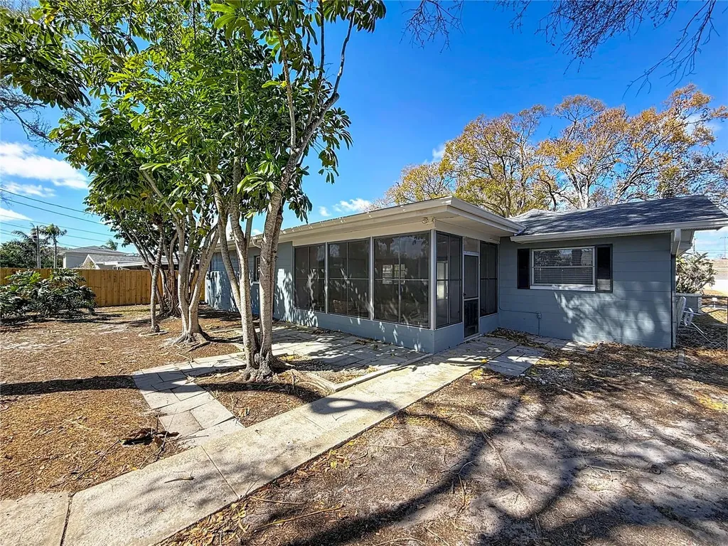 11366 88th Avenue Seminole FL 33772
