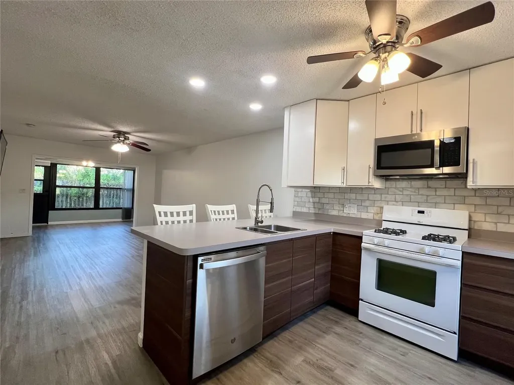 1185 Mission Circle Clearwater FL 33759