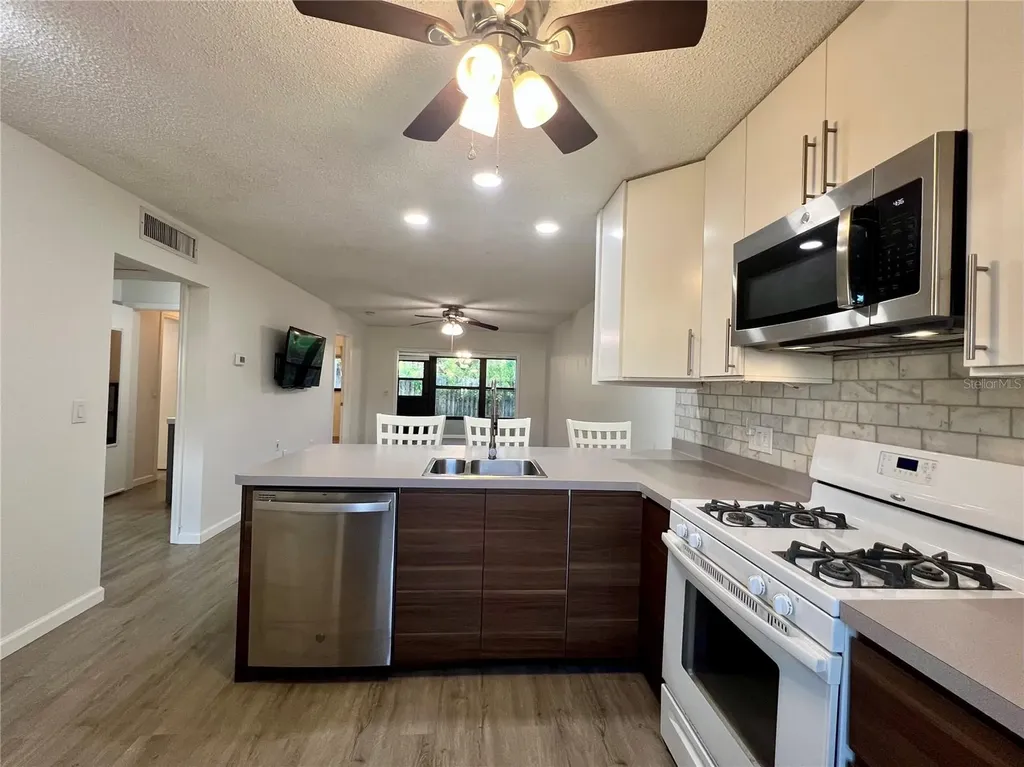1185 Mission Circle Clearwater FL 33759