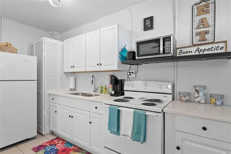 1305 S Bermuda Boulevard Tampa FL 33605