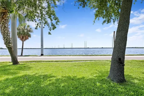 1305 S Bermuda Boulevard Tampa FL 33605