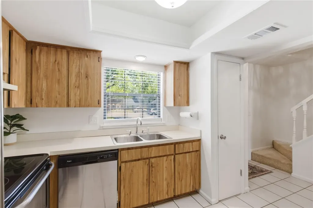 14804 Winding Creek Court Tampa FL 33613