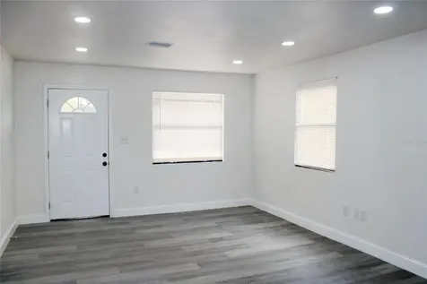8308 Allamanda Avenue Tampa FL 33619