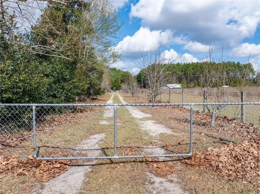 3378 W State Road 238 Lake Butler FL 32054