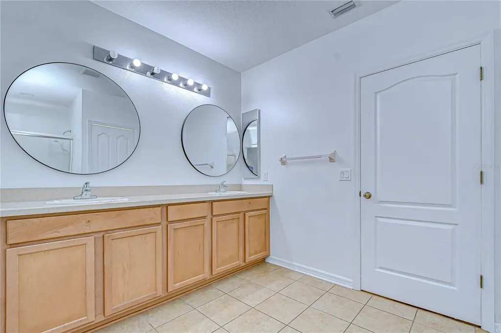 7809 Tuscany Woods Drive Tampa FL 33647