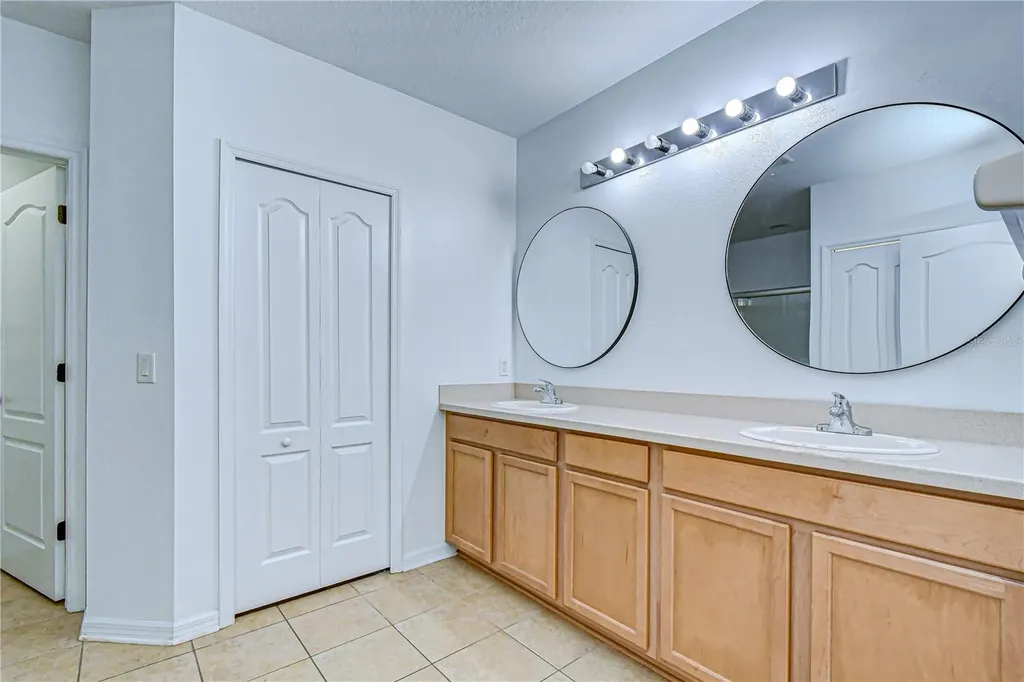 7809 Tuscany Woods Drive Tampa FL 33647