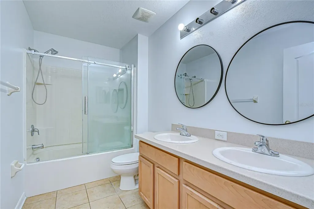 7809 Tuscany Woods Drive Tampa FL 33647
