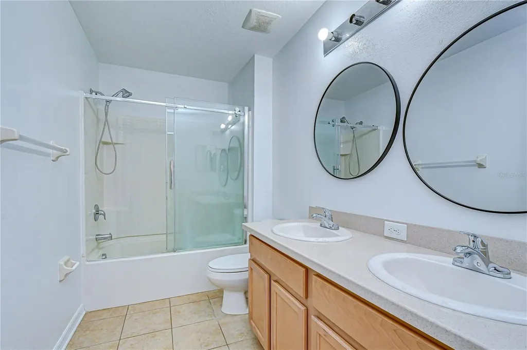 7809 Tuscany Woods Drive Tampa FL 33647
