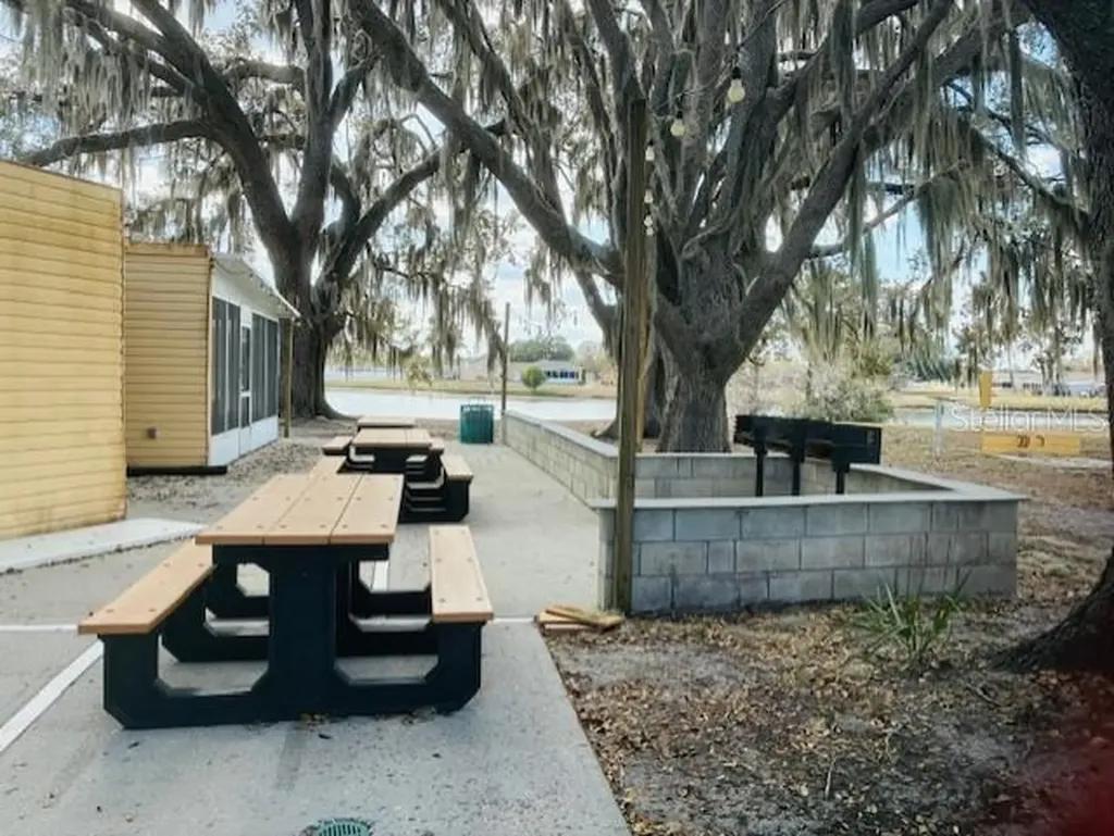 1703 Club Circle Lakeshore FL 33854
