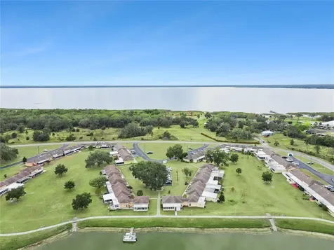 1703 Club Circle Lakeshore FL 33854