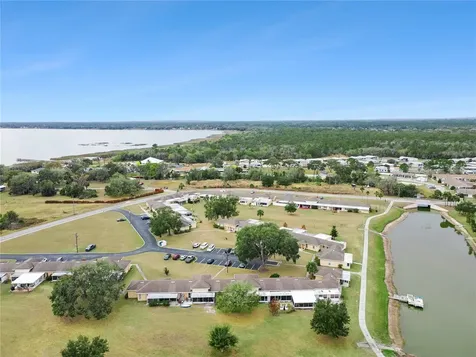 1703 Club Circle Lakeshore FL 33854