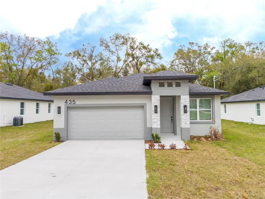435 E 13th Street Apopka FL 32703