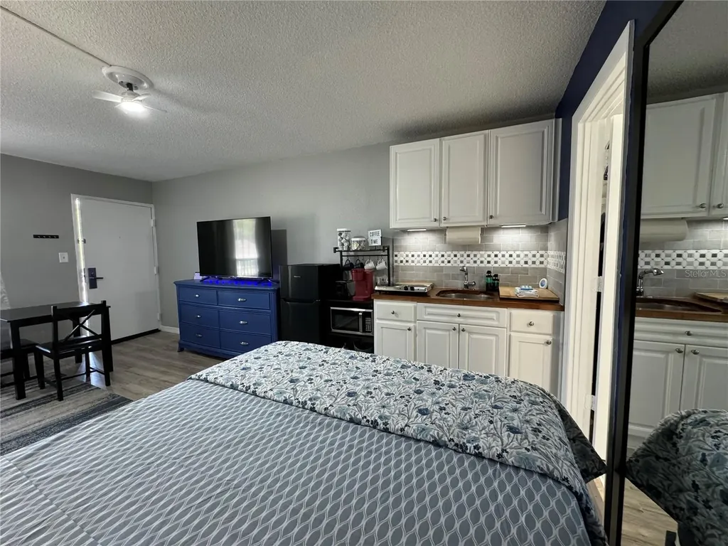 7150 N Tamiami Trail Sarasota FL 34243