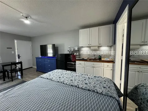 7150 N Tamiami Trail Sarasota FL 34243