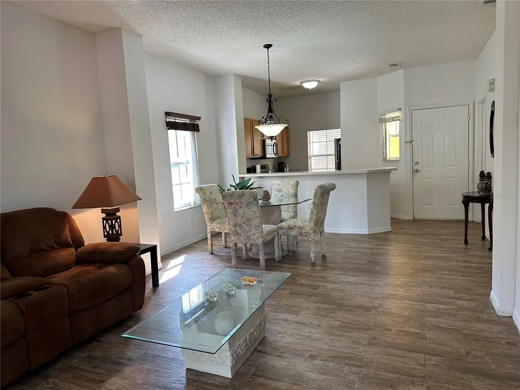 8411 Crystal Cove Loop Kissimmee FL 34747