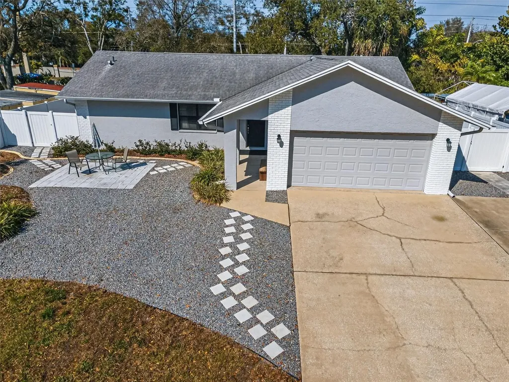 1533 Foxcroft Drive W Palm Harbor FL 34683