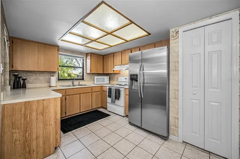 1533 Foxcroft Drive W Palm Harbor FL 34683