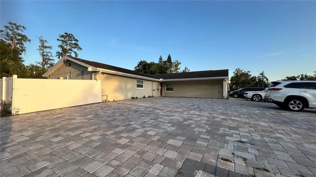 6711 Webb Road Tampa FL 33615