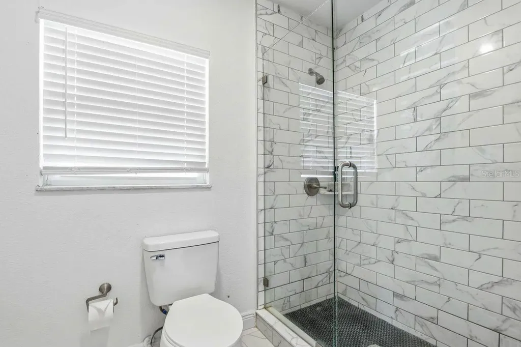 2521 W Crest Avenue Tampa FL 33614