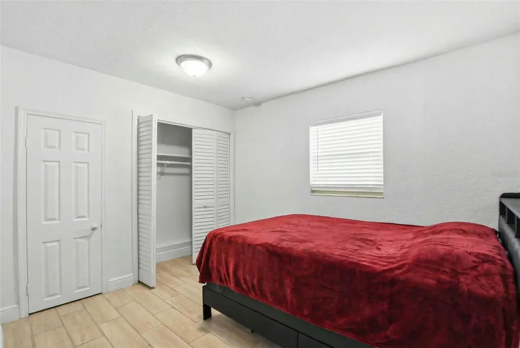 2521 W Crest Avenue Tampa FL 33614